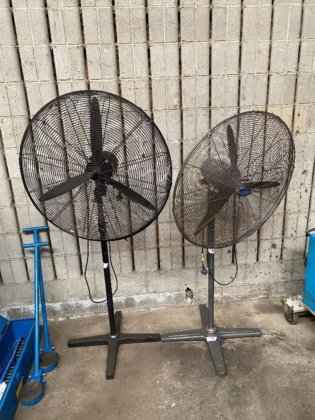 A 数量为 2 台落地扇