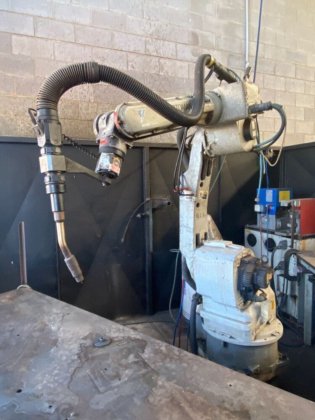 モトマン ロボット溶接セル