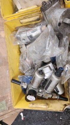 各式新旧气动传动件托盘