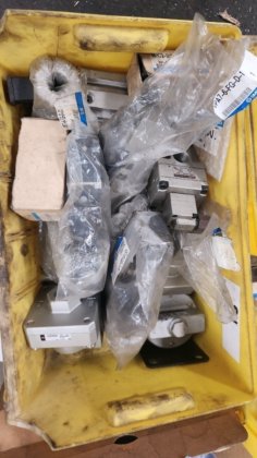 各式新旧气动传动件托盘