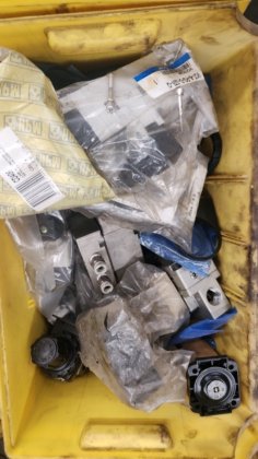 各式新旧气动传动件托盘