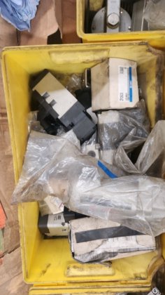 各式新旧气动传动件托盘