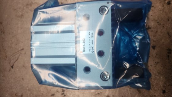 各式新旧气动传动件托盘