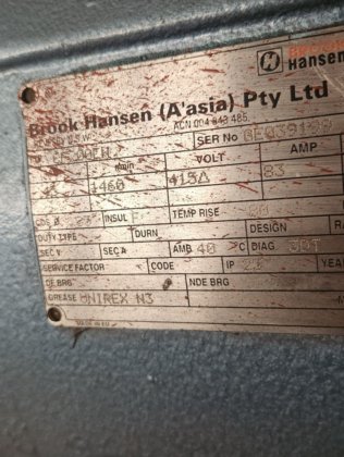 电动机及杂物件箱