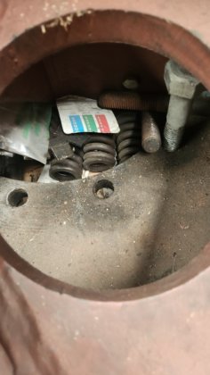 电动机及杂物件箱