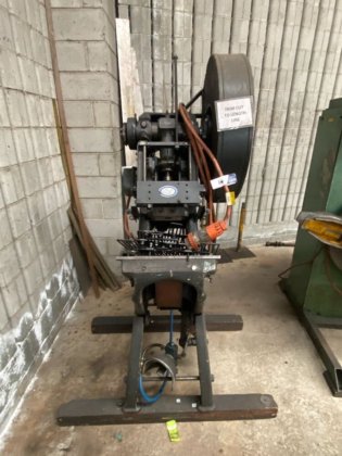 约翰·海因 201A 系列 2 倾斜动力压力机