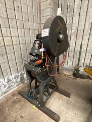 约翰·海因 201A 系列 2 倾斜动力压力机