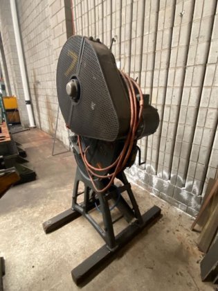 约翰·海因 201A 系列 2 倾斜动力压力机