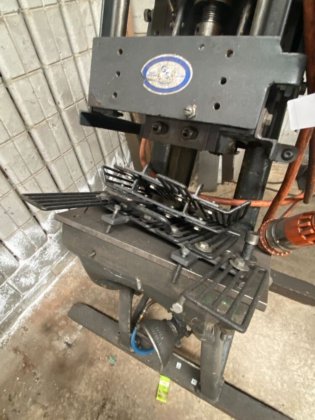 约翰·海因 201A 系列 2 倾斜动力压力机