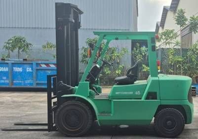 三菱四轮平衡式叉车