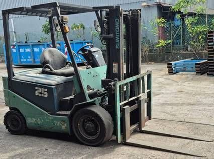 住友耶鲁四轮平衡式叉车