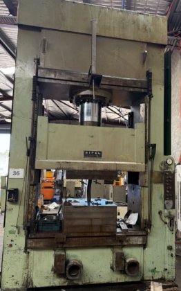 比佩尔液压机压