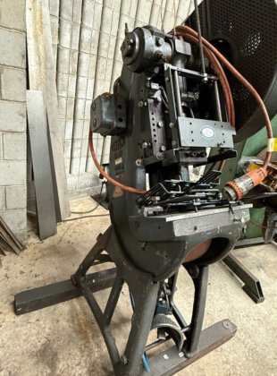 约翰·海因 201A 系列 2 倍可倾动的带防护罩的冲床