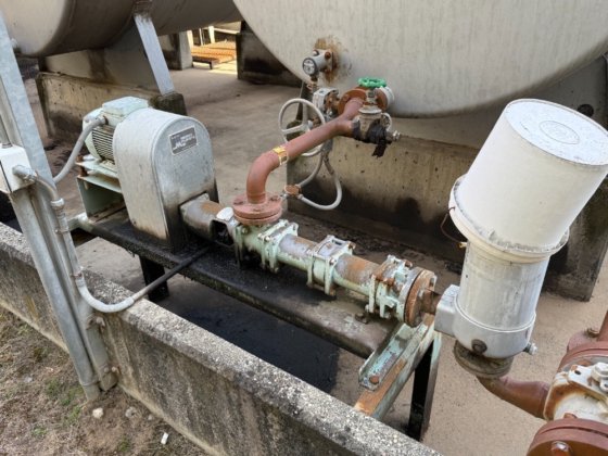 水平鋼製貯蔵タンク