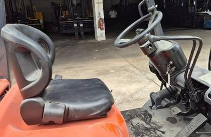 丰田四轮平衡重叉车