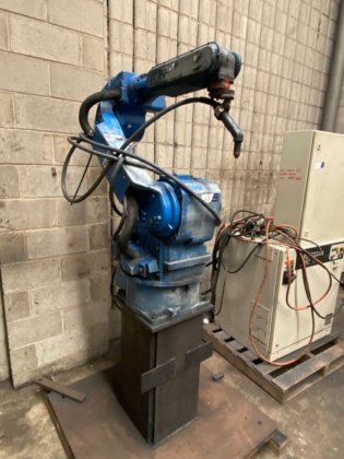 モトーマン UP20 工業用ロボット