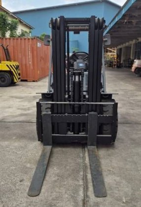 トヨタ 4輪カウンター式フォークリフト