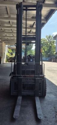 日产 4 向弯衡式叉车