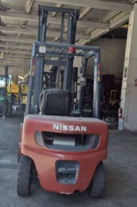 日产 4 向弯衡式叉车
