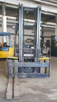 小松 4 轮平衡重叉车