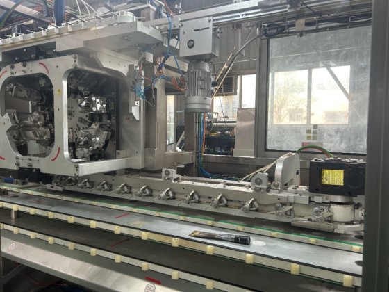 2011 利乐贴盖机CAP 30 SPEED