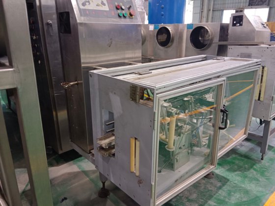 2003 利乐70装箱机