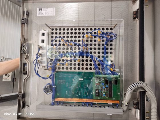 2004 利乐45贴盖机