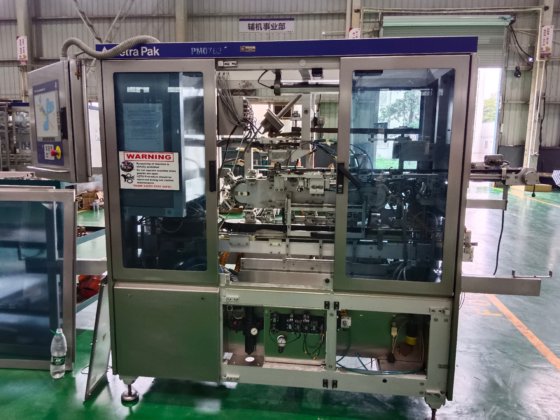 2017 利乐40贴盖机