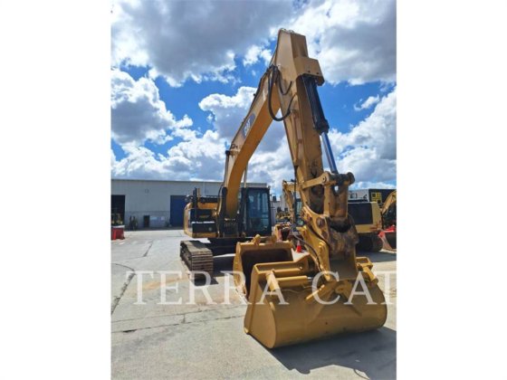 2015 CAT 329 E L