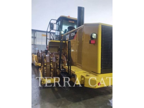 2006 CAT 825H
