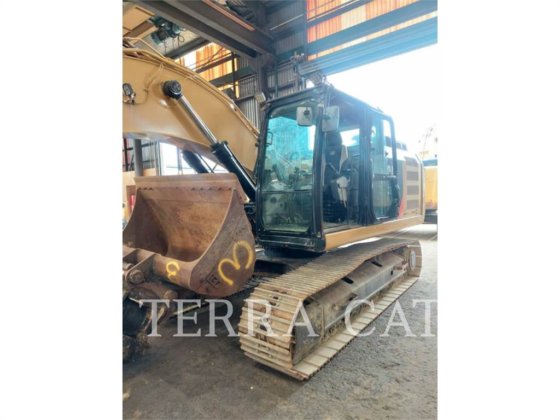 2016 CAT 323FL