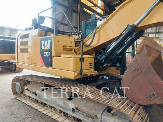 2016 CAT 323FL