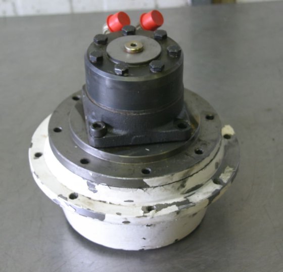Hydraulic motor with gearbox from GSL GR20012N 15921 in