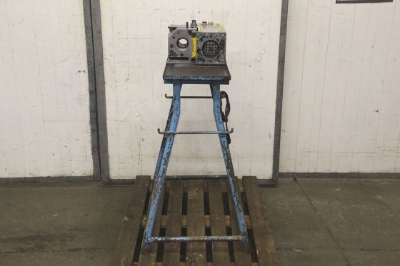 Thread cutting machine from REMS