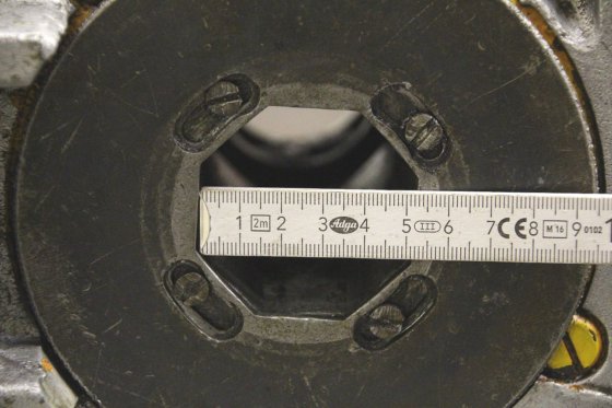 Thread cutting machine from REMS