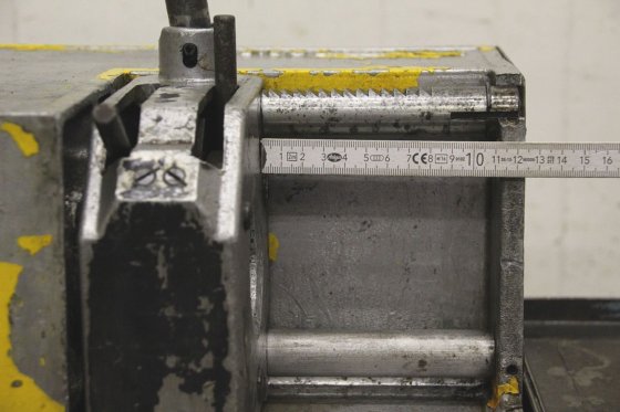 Thread cutting machine from REMS