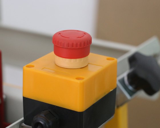 半自动纸盒封口机