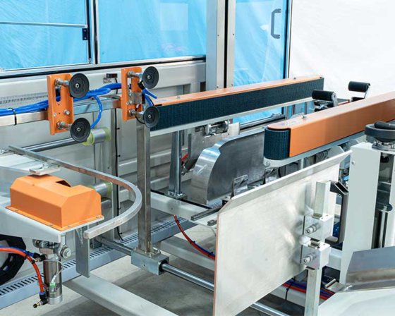 自动纸盒成型底封机