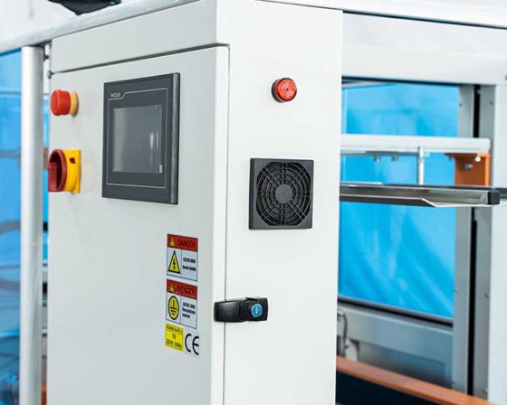 自动纸盒成型底封机