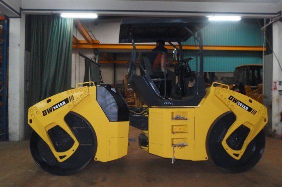 BOMAG振动串联式钢轮压路机BW141AD-4 -