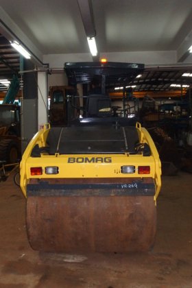 BOMAG振动串联式钢轮压路机BW141AD-4 -