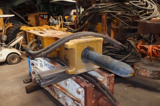 犀牛牌液压破碎机EHB325 BA -