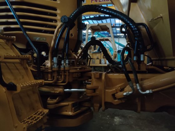 2008履带式翻斗车740 -