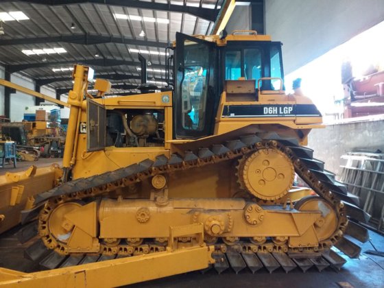 履带式推土机D6H----。