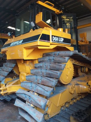 履带式推土机D6H----。