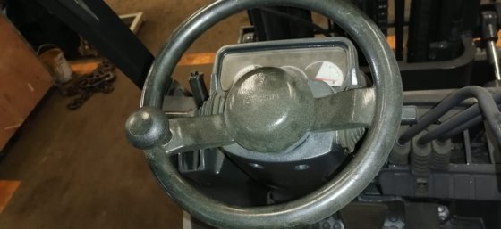 日产叉车YGL02A30U----。