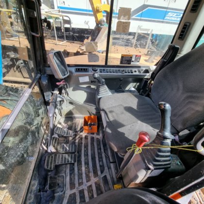 2015 斗山小型挖掘机 DX60R