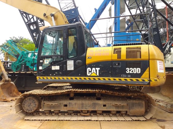 2011履带式挖掘机320D----。