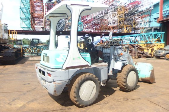 三菱小型轮式装载机ws210 -