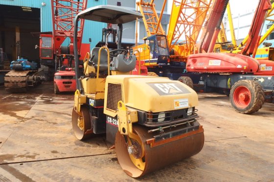 2006年履带式串联压路机cb-224e -